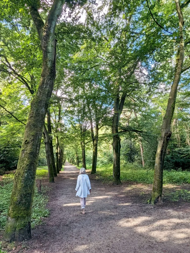 Coach ilona loopt in bos